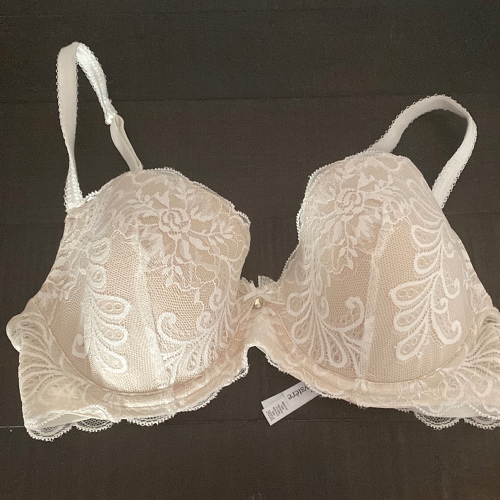 Le Mystere Size 34DD White/Tan Lace Underwire Bra